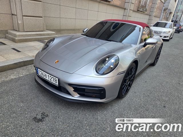Porsche 911 (992)