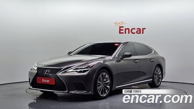 Lexus LS500 5th Gen