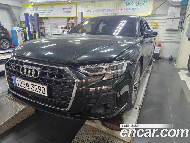 Audi A8 (D5)