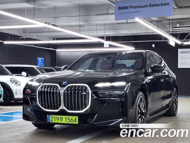 BMW i7 (G70)
