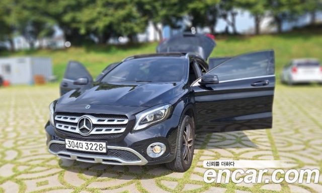 Mercedes-Benz GLA-Class X156
