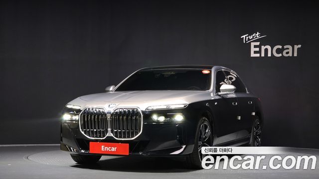 BMW i7 (G70)