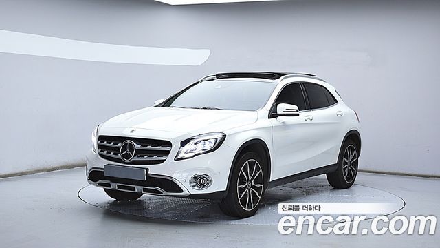 Mercedes-Benz GLA-Class X156