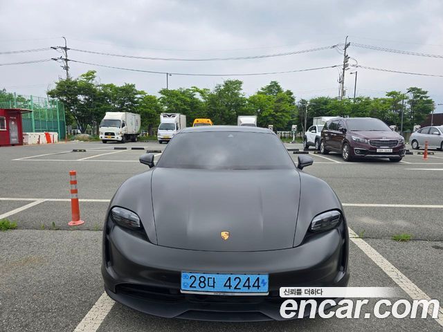 Porsche Taycan