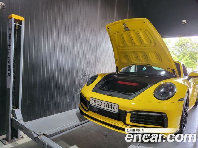 Porsche 911 (992)