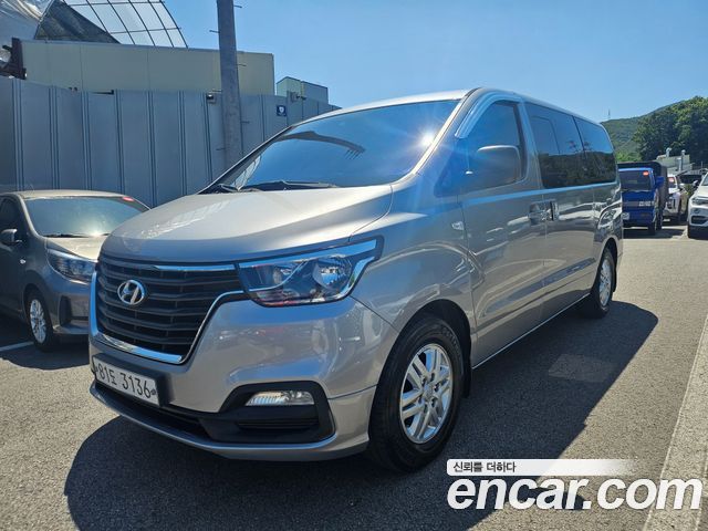 Hyundai The New Grand Starex