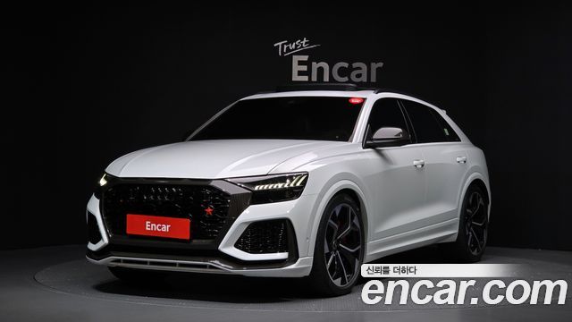 Audi RSQ8 (4M)