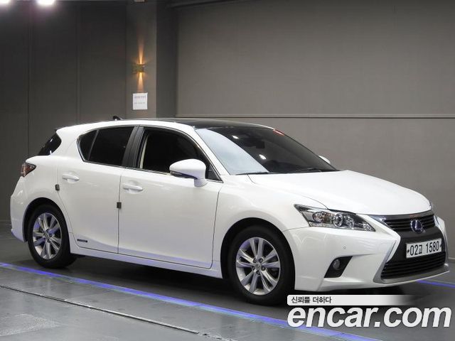 Lexus CT200h