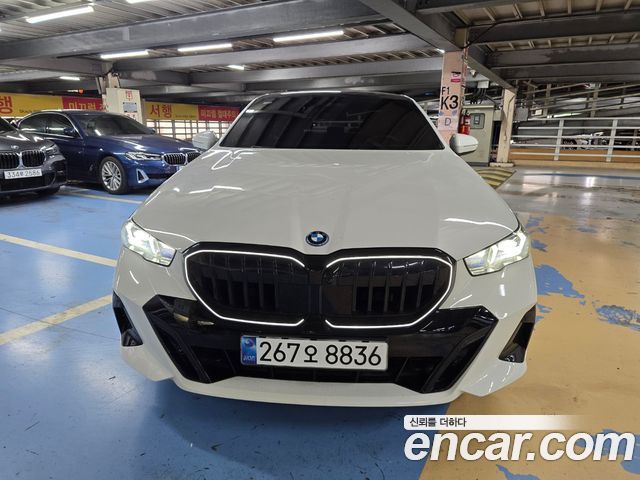 BMW 5 Series (G60)