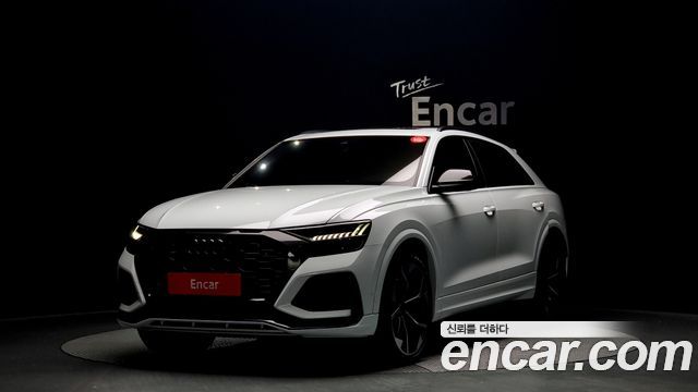 Audi RSQ8 (4M)