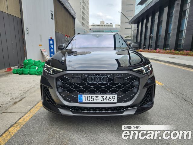 Audi RSQ8 (4M)