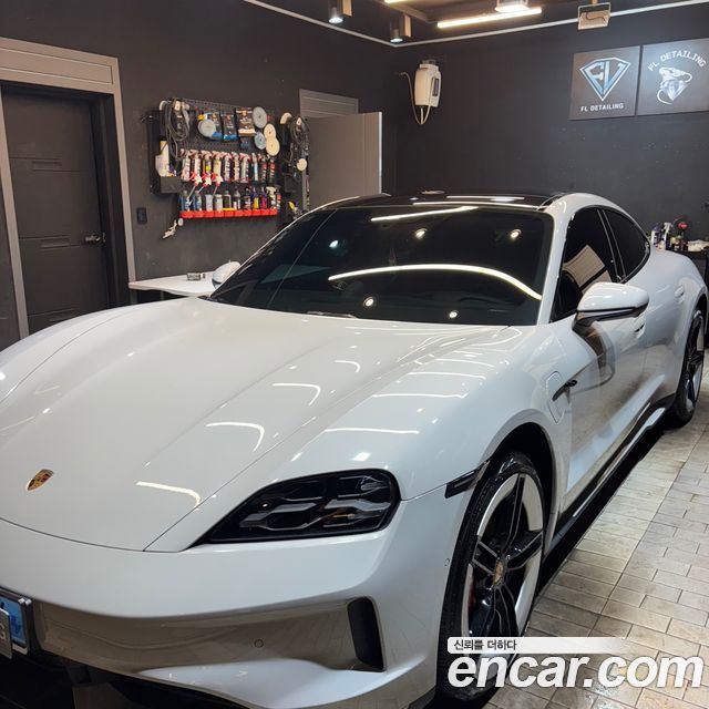 Porsche Taycan