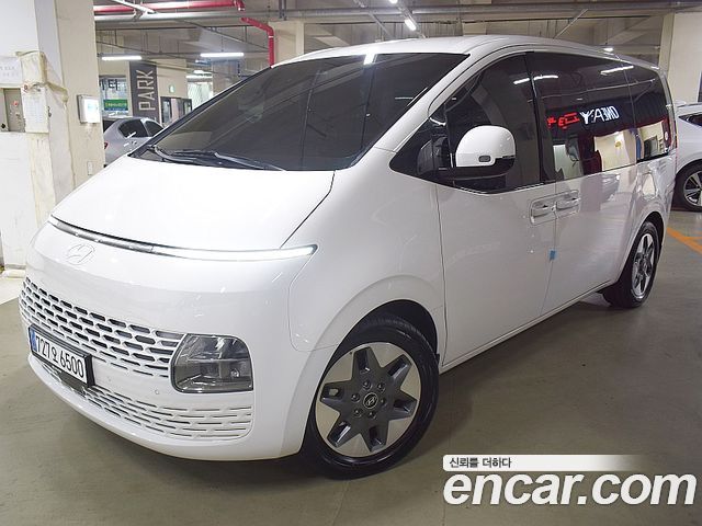 Hyundai Staria