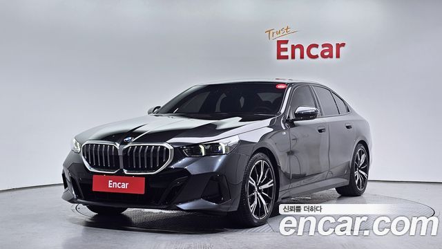 BMW 5 Series (G60)