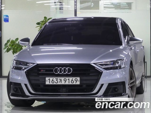 Audi S8 (D5)