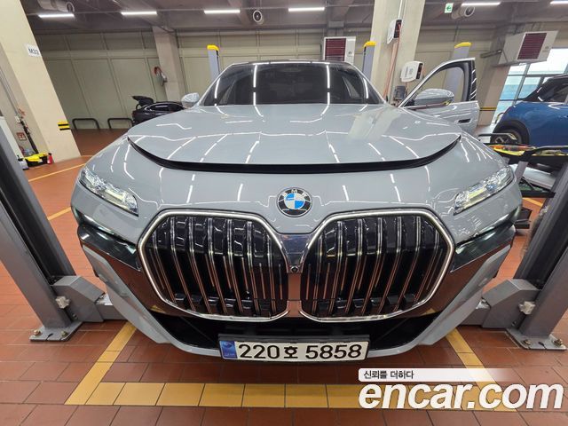 BMW 7 Series (G70)