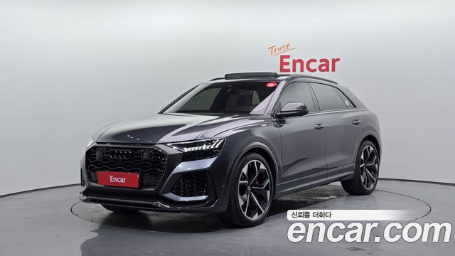 Audi RSQ8 (4M)