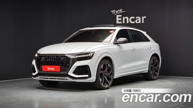 Audi RSQ8 (4M)