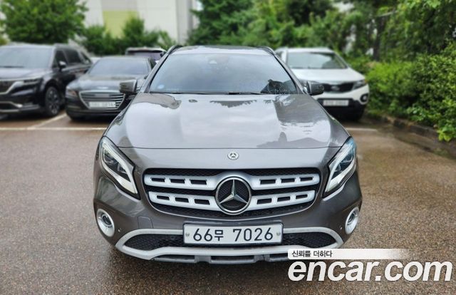 Mercedes-Benz GLA-Class X156