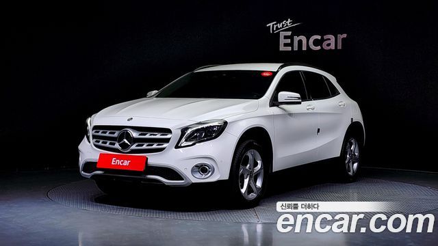 Mercedes-Benz GLA-Class X156
