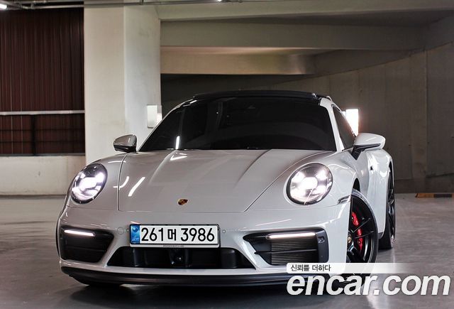 Porsche 911 (992)