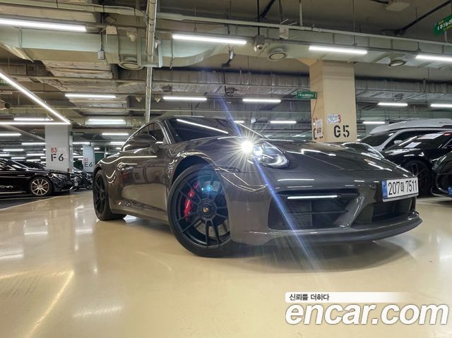 Porsche 911 (992)