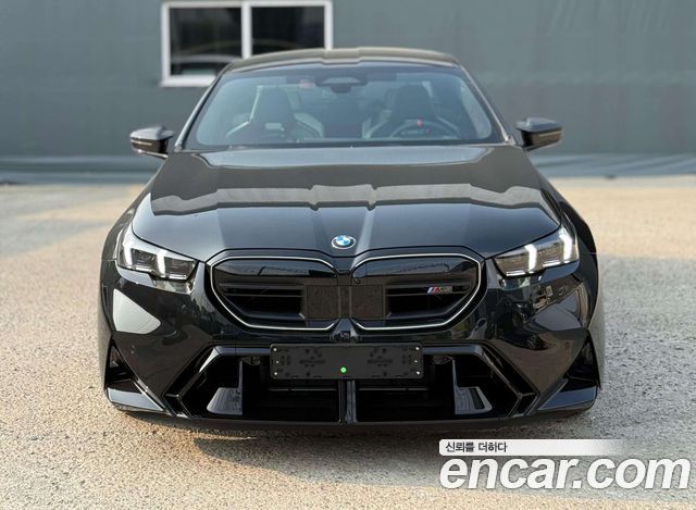 BMW M5 (G90)