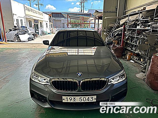 BMW 5 Series (G30)