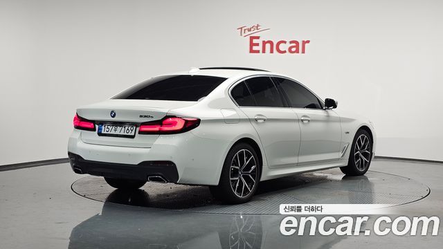 BMW 5 Series (G30)
