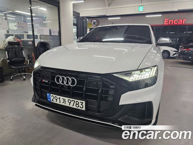 Audi SQ8 (4M)