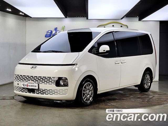 Hyundai Staria