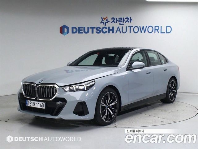 BMW 5 Series (G60)