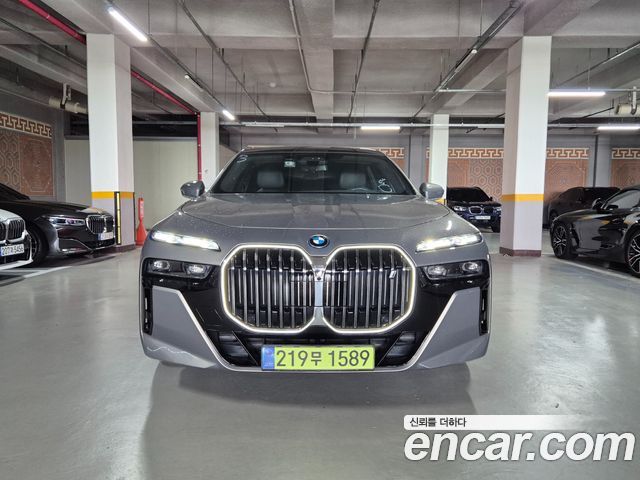BMW i7 (G70)