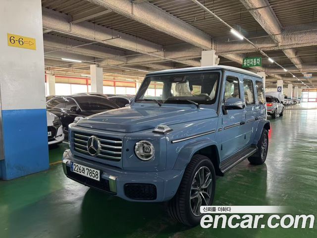 Mercedes-Benz G-Class W465