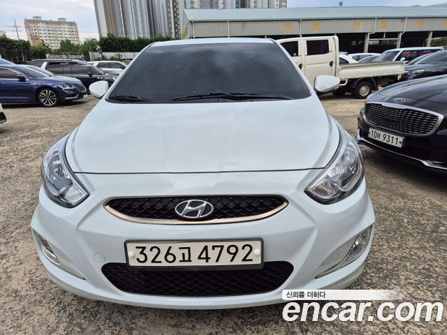 Hyundai Accent (new)