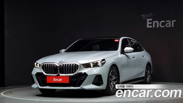BMW 5 Series (G60)