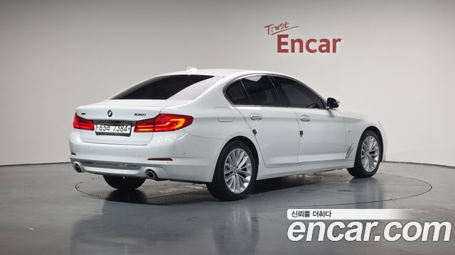 BMW 5 Series (G30)