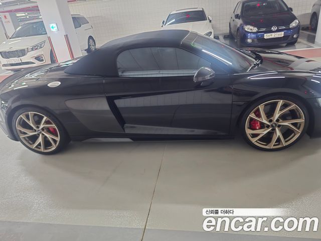 Audi R8 (4S)