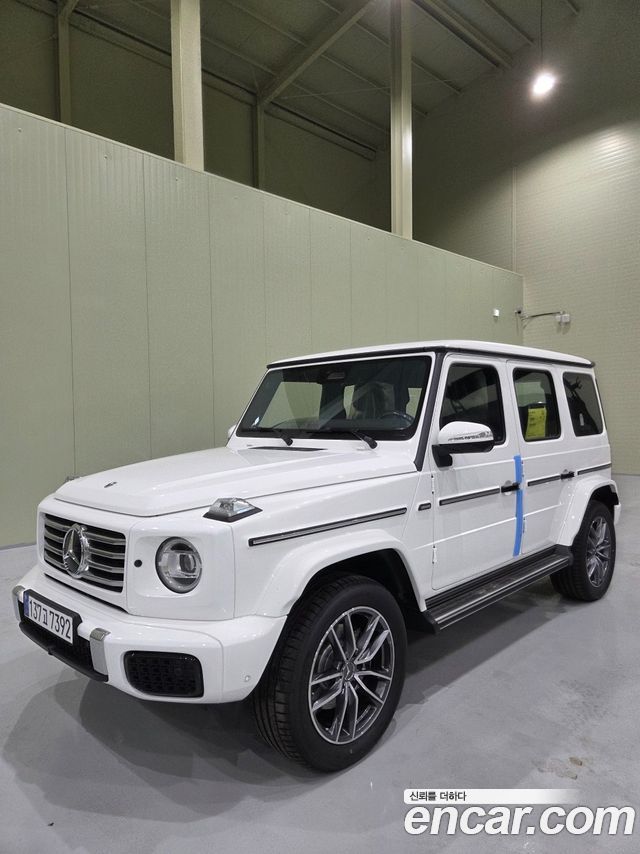 Mercedes-Benz G-Class W465