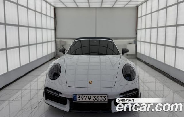 Porsche 911 (992)