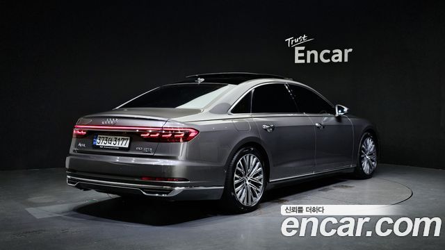 Audi A8 (D5)