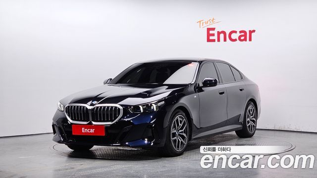 BMW 5 Series (G60)
