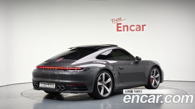 Porsche 911 (992)
