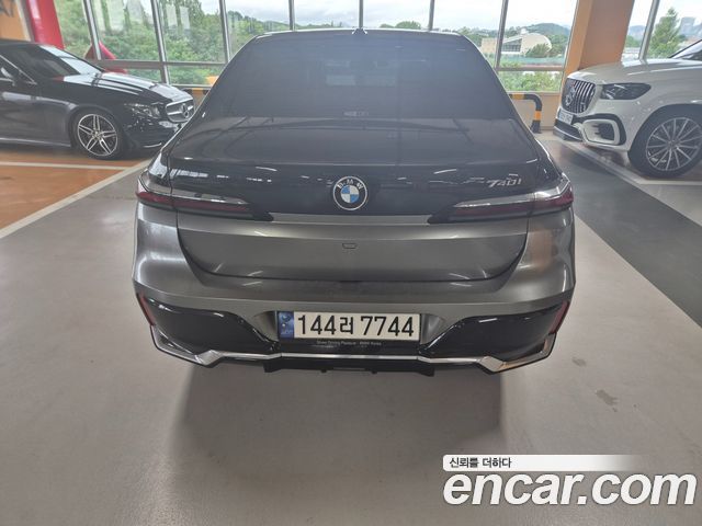 BMW 7 Series (G70)