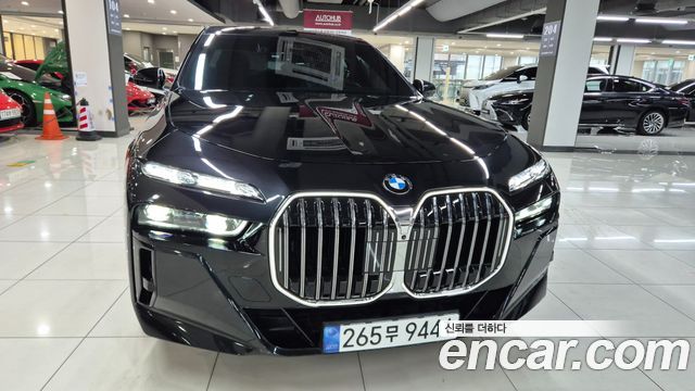 BMW 7 Series (G70)
