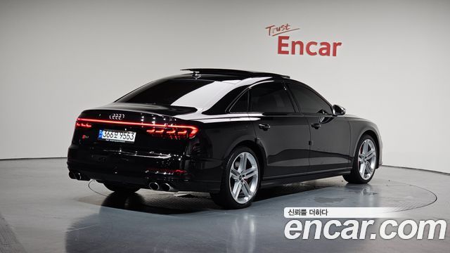 Audi S8 (D5)