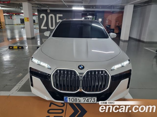 BMW 7 Series (G70)