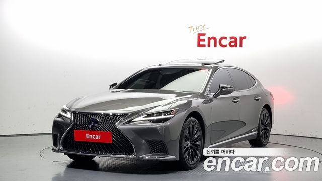 Lexus LS500h 5th Gen