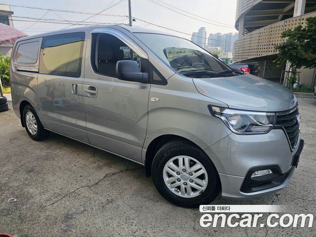 Hyundai The New Grand Starex