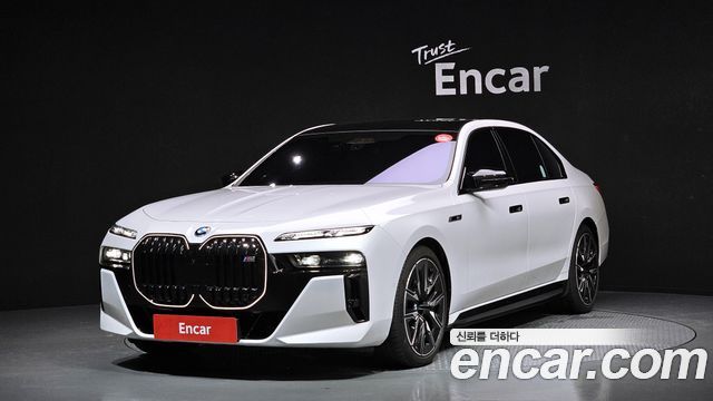 BMW i7 (G70)